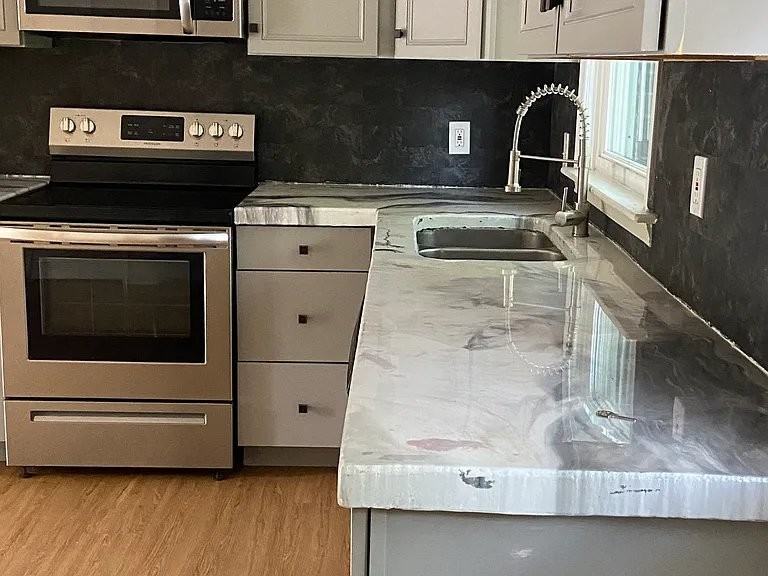 340 Redheart Dr - Photo 3 of 6