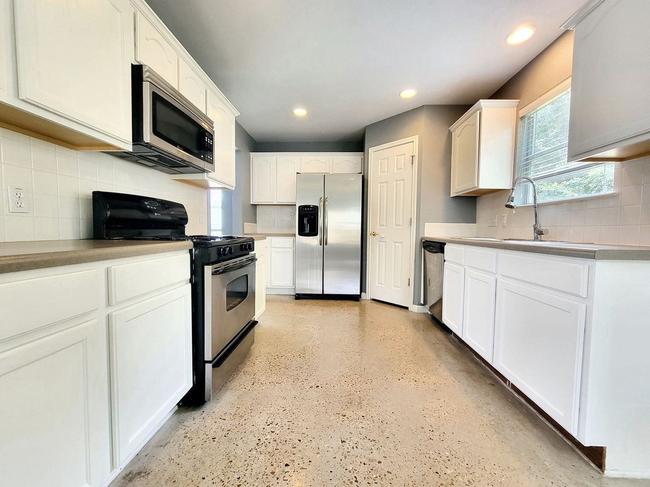 5608 Steven Creek Way - Photo 5 of 28