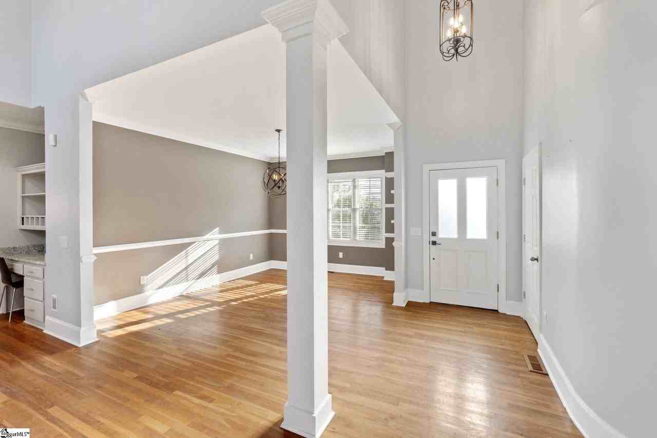 403 Mossy Ledge Ln - Photo 3 of 20