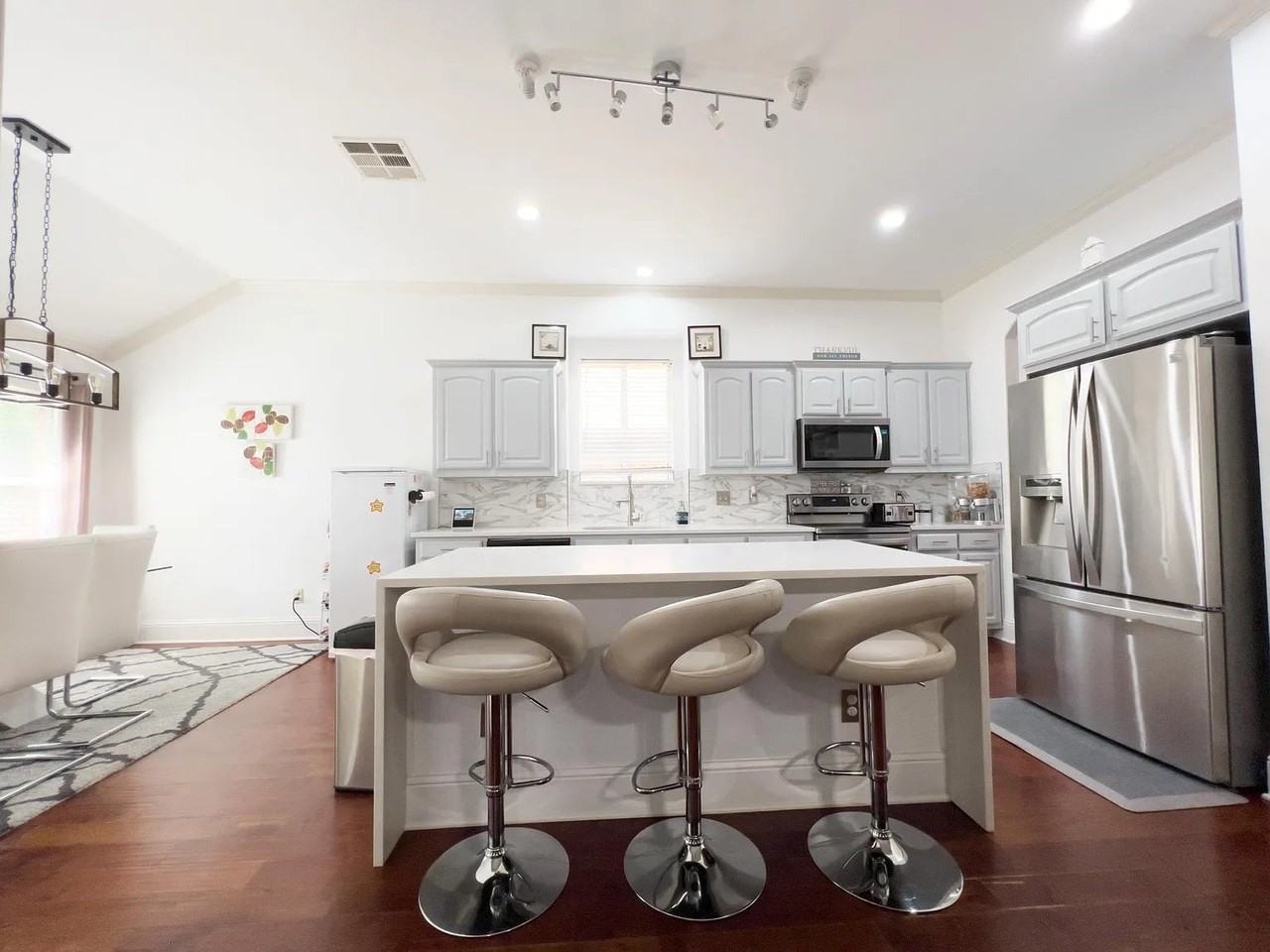 5915 Ivy Glen Dr - Photo 3 of 19