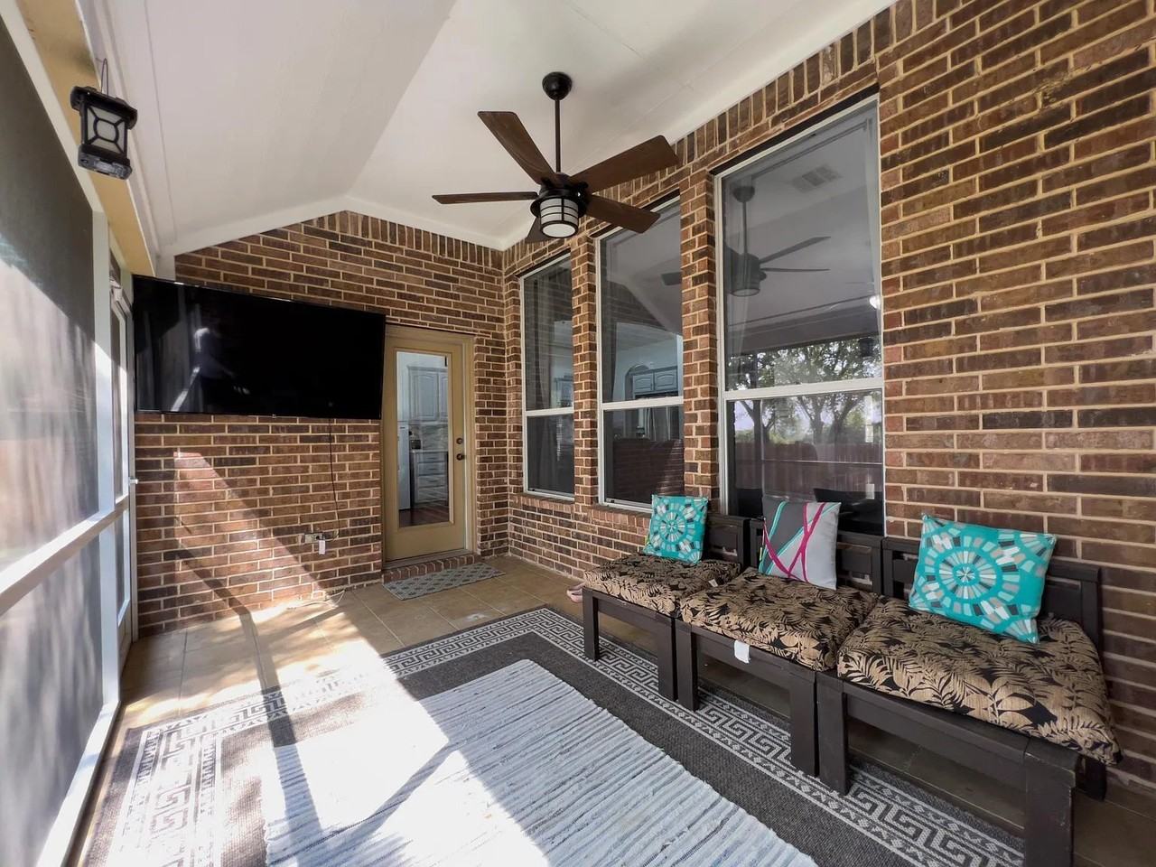 5915 Ivy Glen Dr - Photo 4 of 19