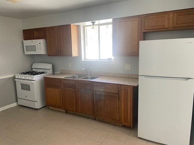 3120 N Robertson St - Photo 3 of 6
