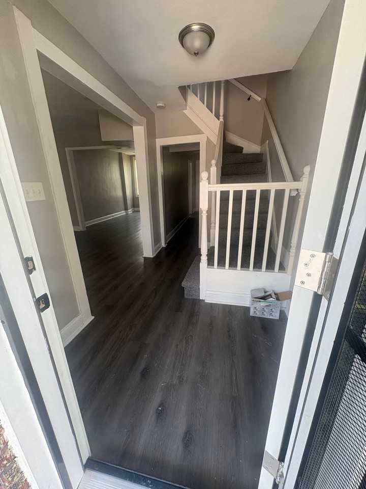701 E 30th St - Photo 2 of 18