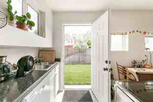 208 S Lincoln St #C - Photo 1 of 1