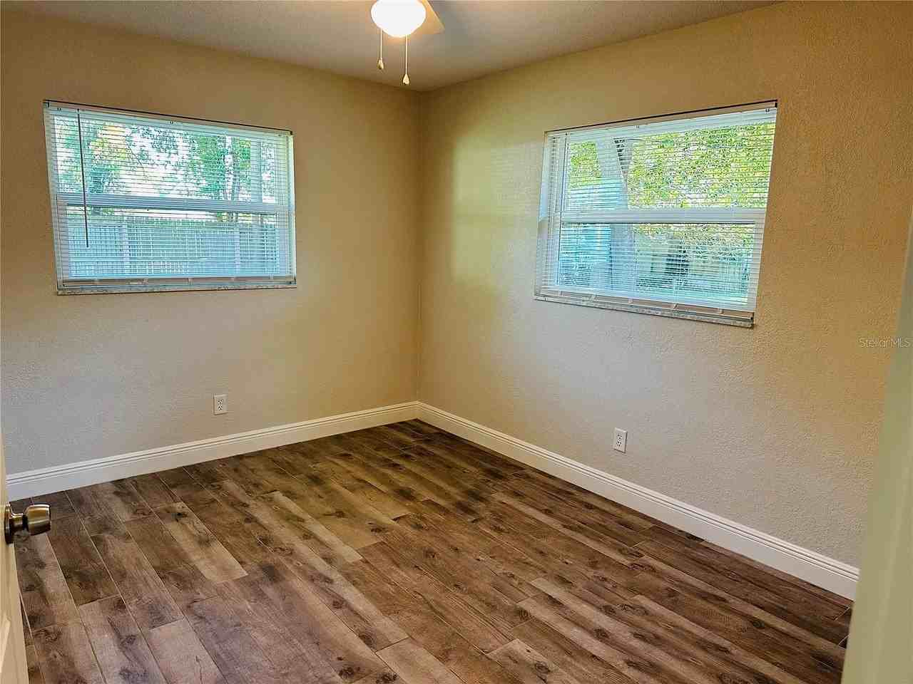 5318 21st Ave N - Photo 2 of 8
