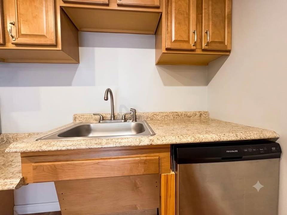 26 Patriots Ln - Photo 2 of 14