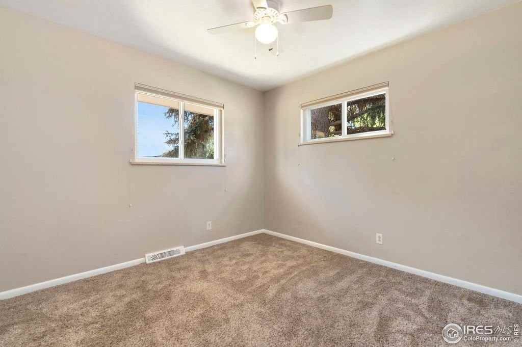 1241 S Bryan Ave - Photo 5 of 17