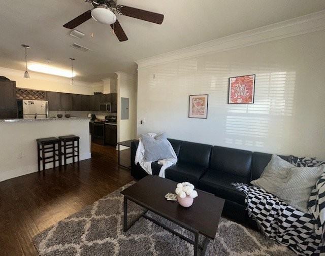 700 Sw Chickadee St #B2 - Photo 5 of 6
