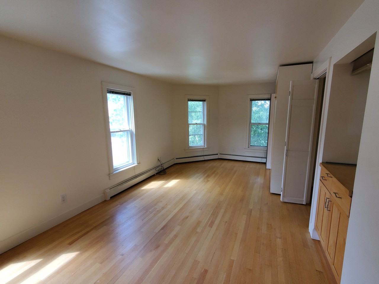 402 Maxwell Ave #3 - Photo 2 of 5