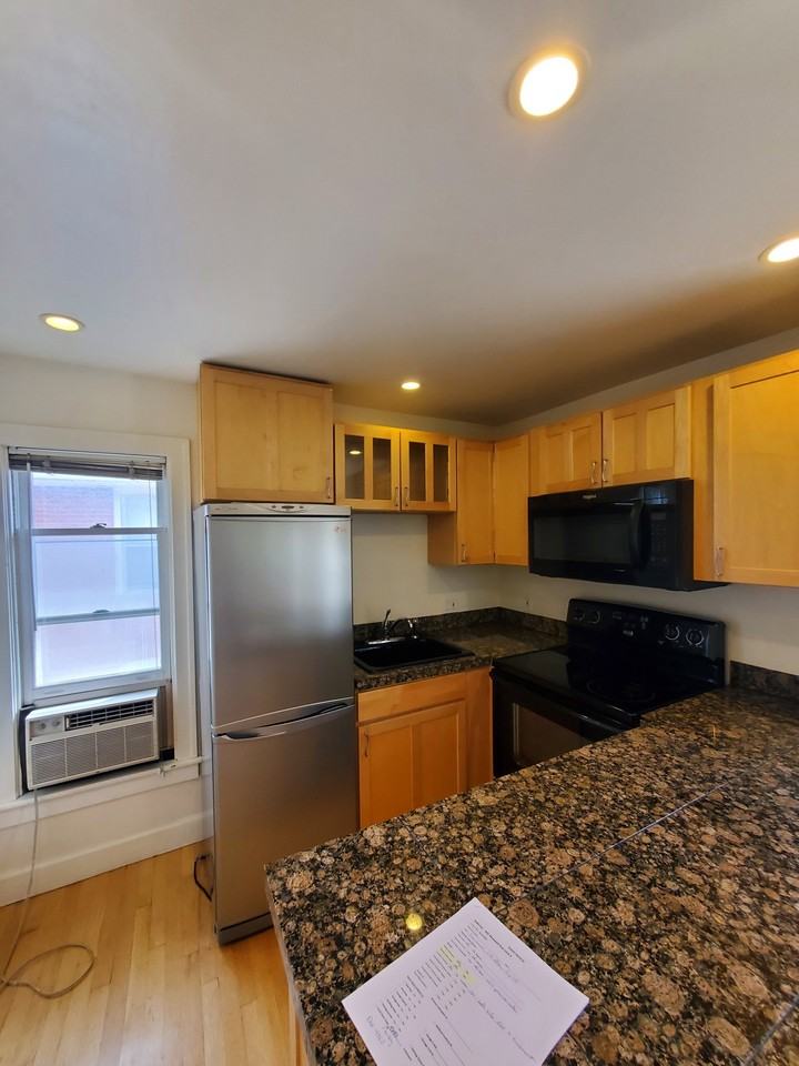 402 Maxwell Ave #3 - Photo 3 of 5