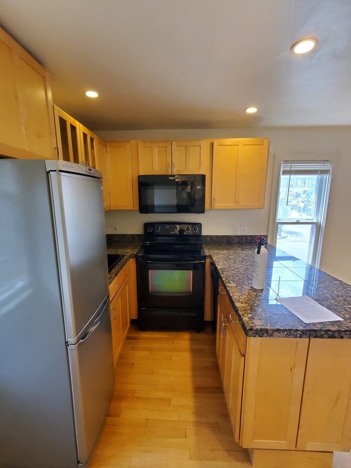 402 Maxwell Ave #3 - Photo 4 of 5