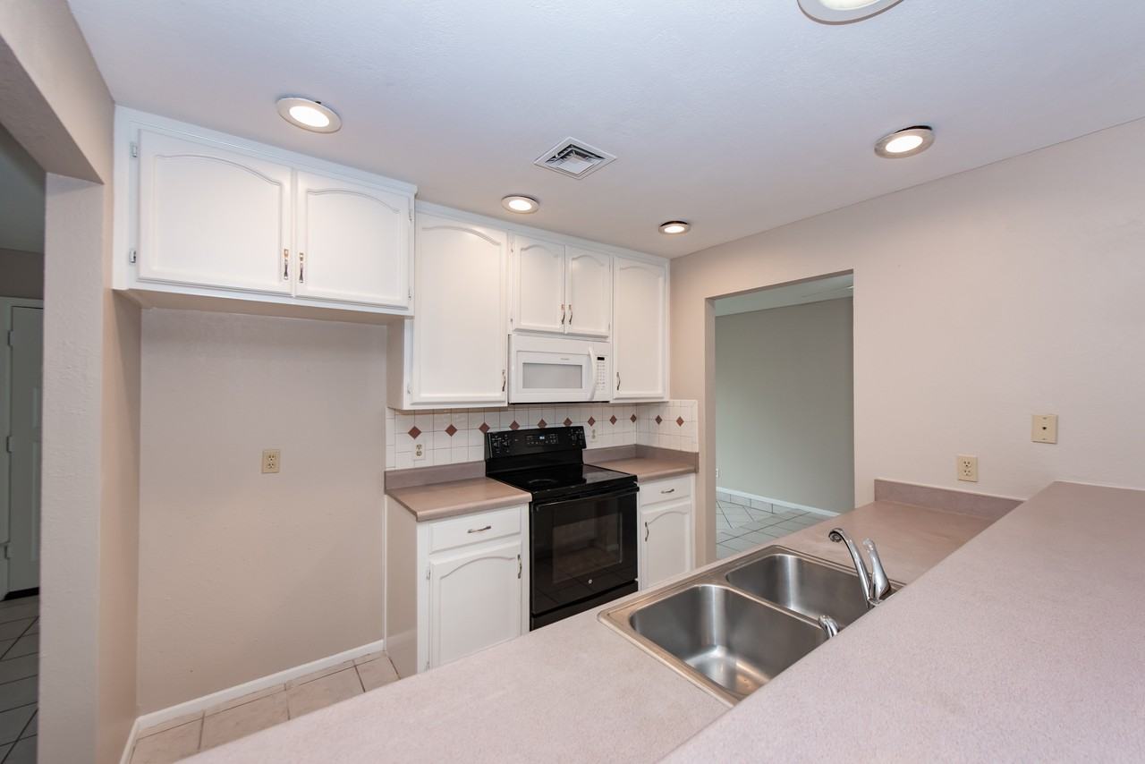 3477 E Cuadrilla Ln - Photo 4 of 31