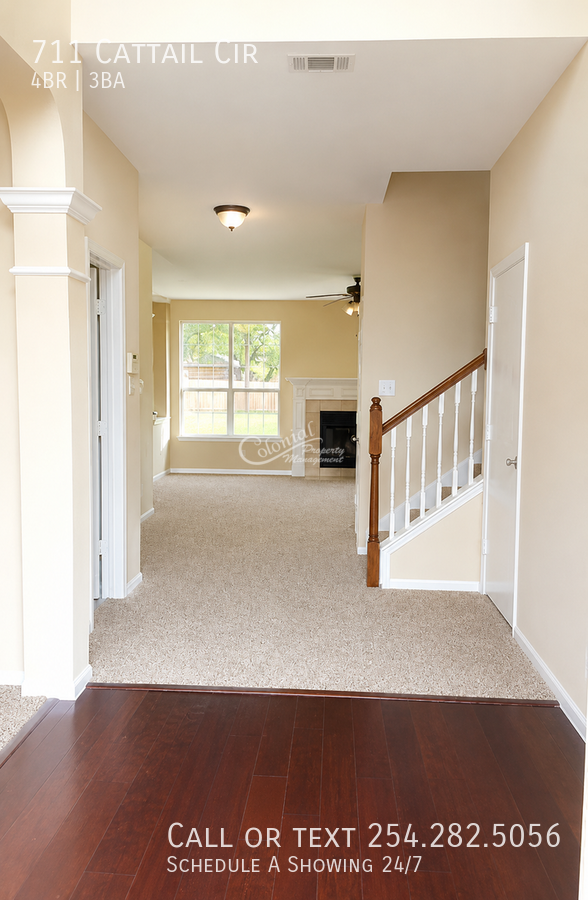 711 Cattail Cir - Photo 2 of 19