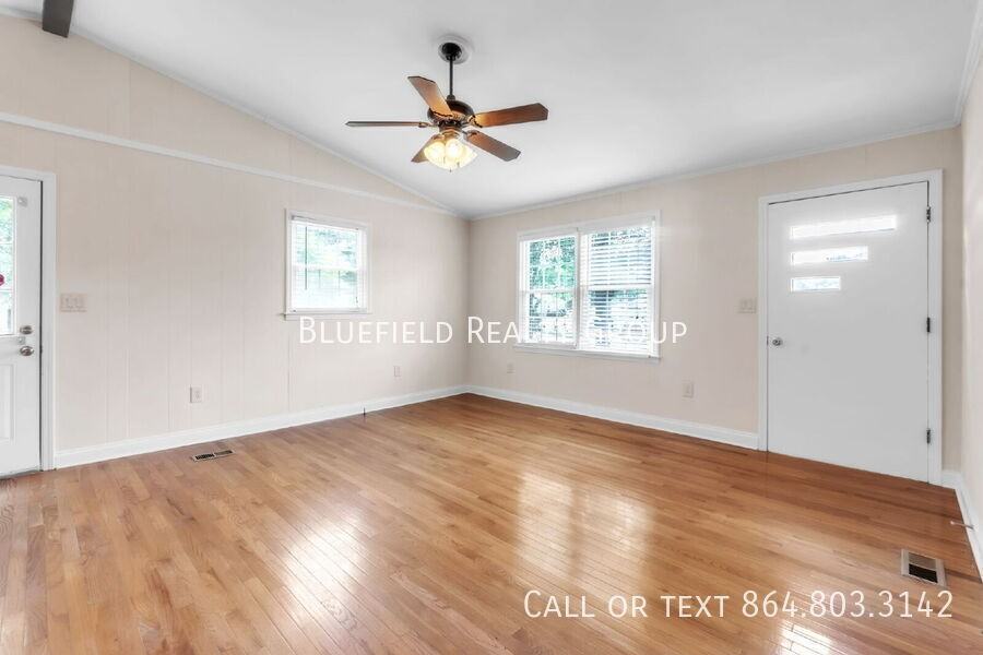 102 Mark St - Photo 5 of 28
