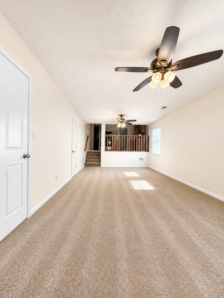 228 Solomon Drive - Photo 3 of 18