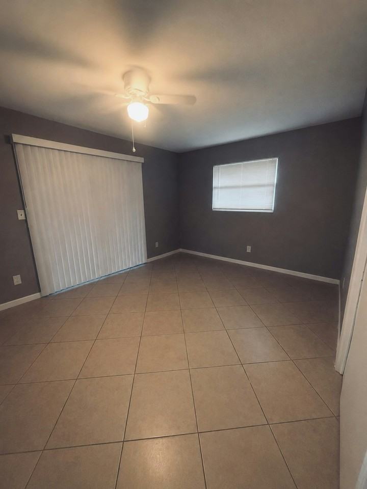 209 Jody Court, Unit A - Photo 3 of 10