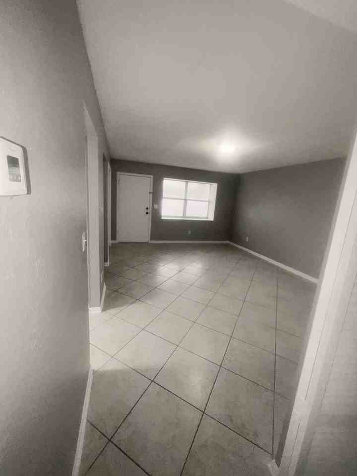 209 Jody Court, Unit A - Photo 4 of 10