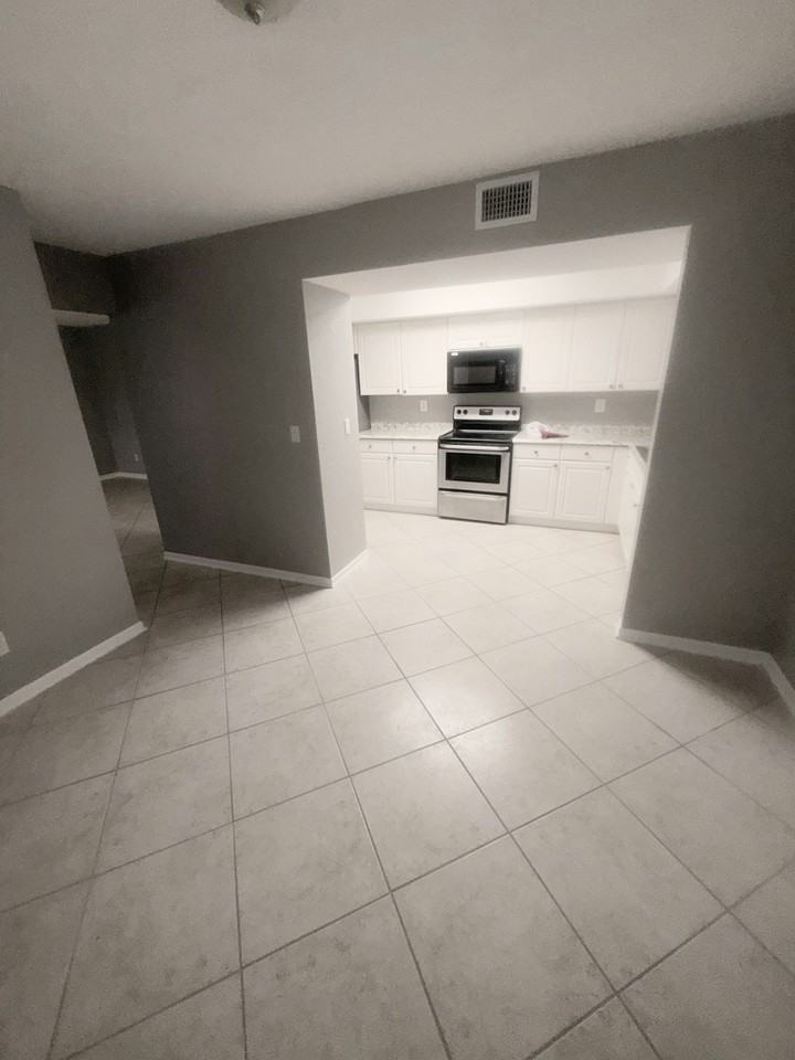 209 Jody Court, Unit A - Photo 6 of 10