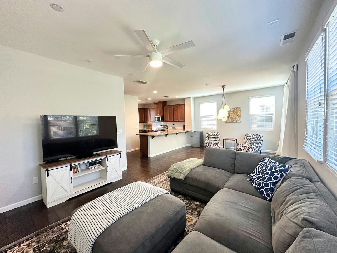 3682 Verona Terrace - Photo 4 of 27