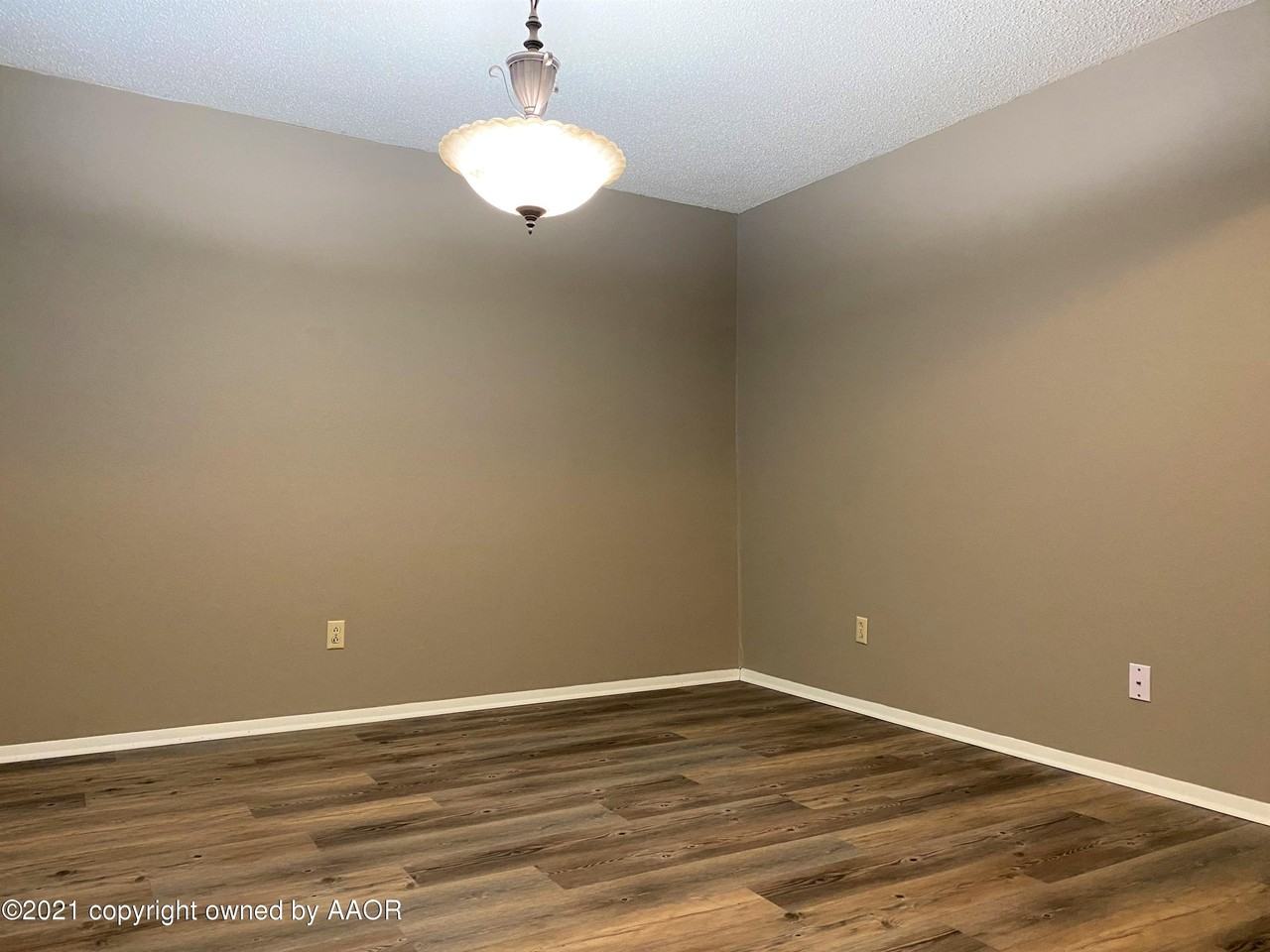 6001 Gainsborough Rd - Photo 2 of 17
