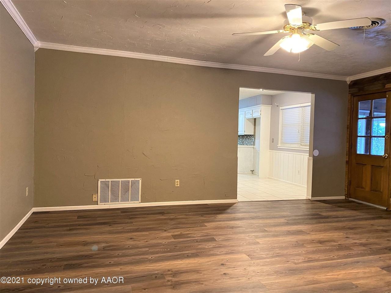 6001 Gainsborough Rd - Photo 3 of 17