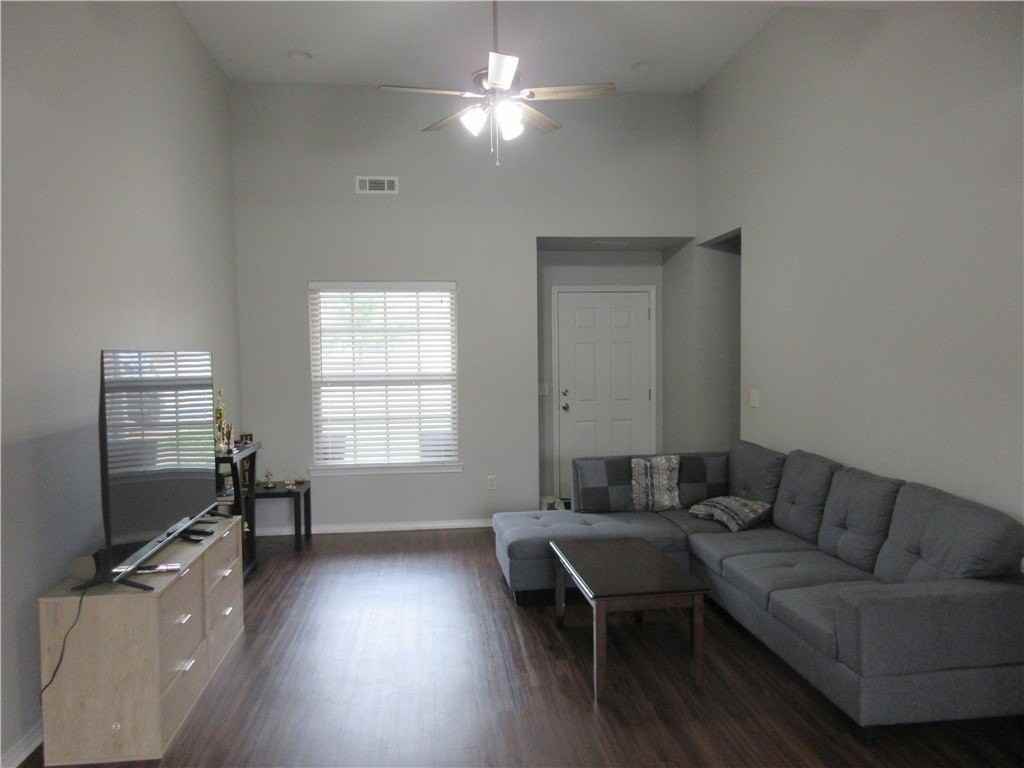 3304 Sw Deerfield Blvd #2 - Photo 2 of 12