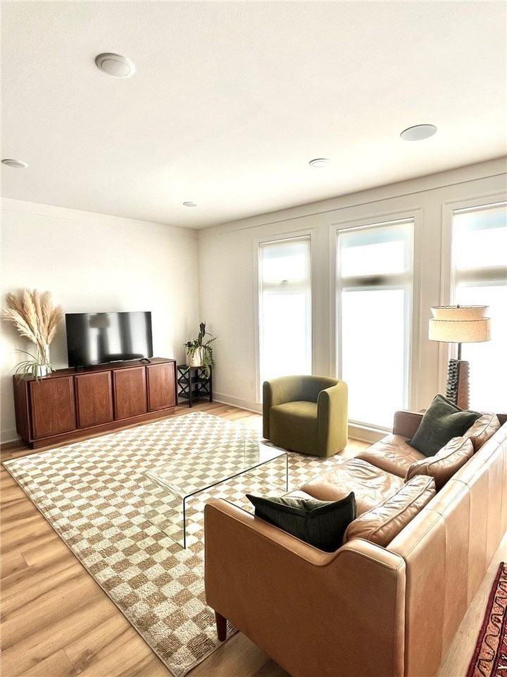 2061 E Roe Ter - Photo 4 of 29