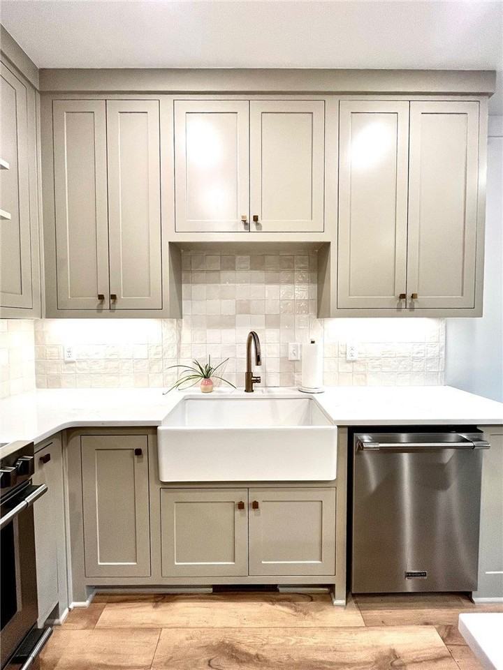 2061 E Roe Ter - Photo 7 of 29
