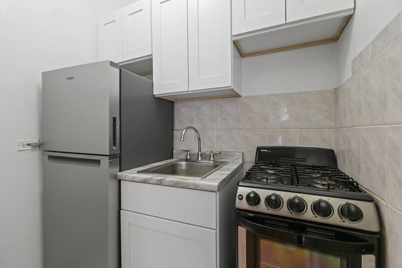 434 W Wellington Ave #512 - Photo 4 of 10