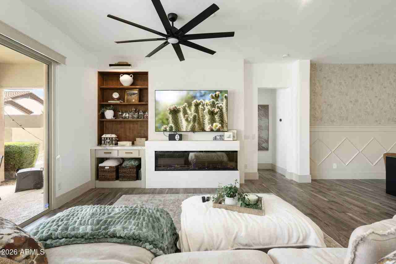 10412 E Acoma Dr - Photo 3 of 30