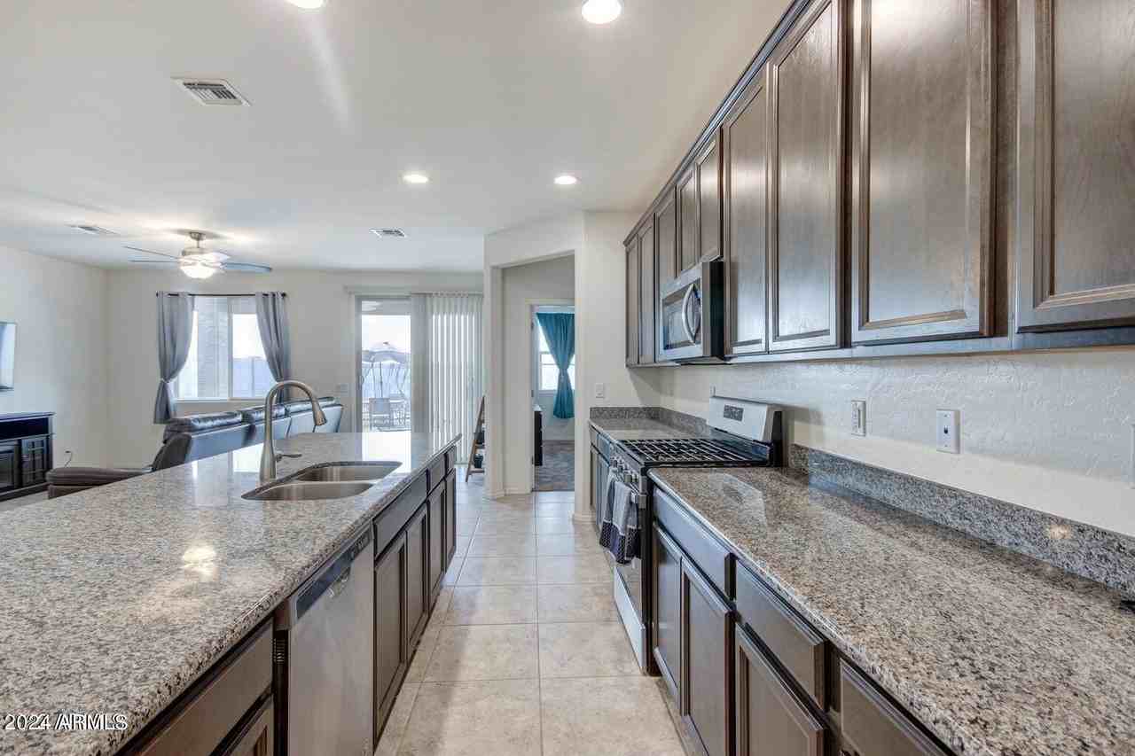 34005 N Casey Ln - Photo 3 of 14