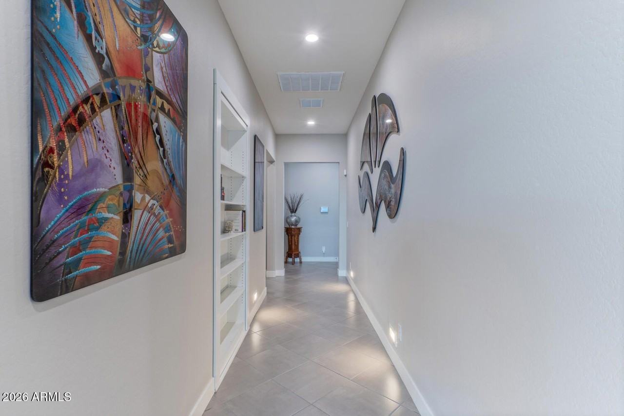11479 N Luckenbach St - Photo 3 of 36