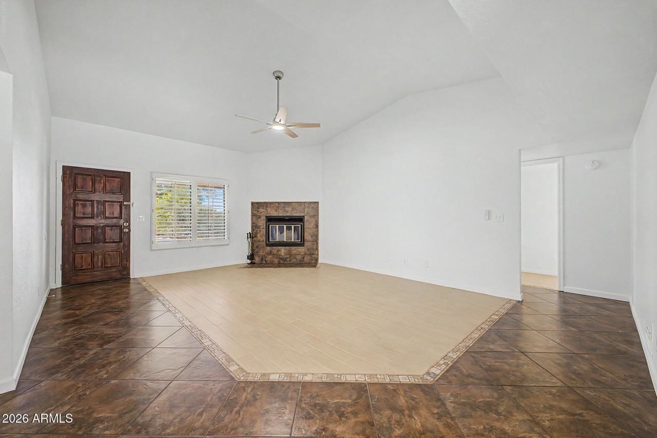 17035 E Cascade Dr - Photo 3 of 30