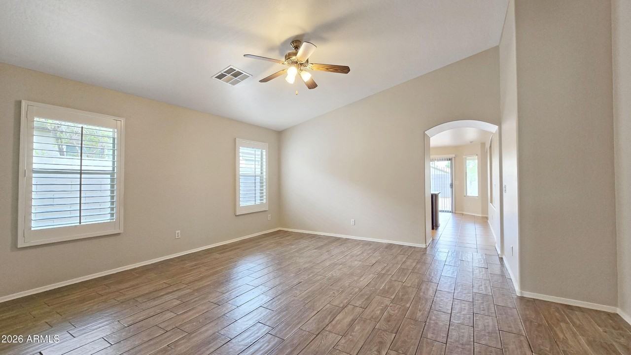 25805 W Dunlap Rd - Photo 4 of 28