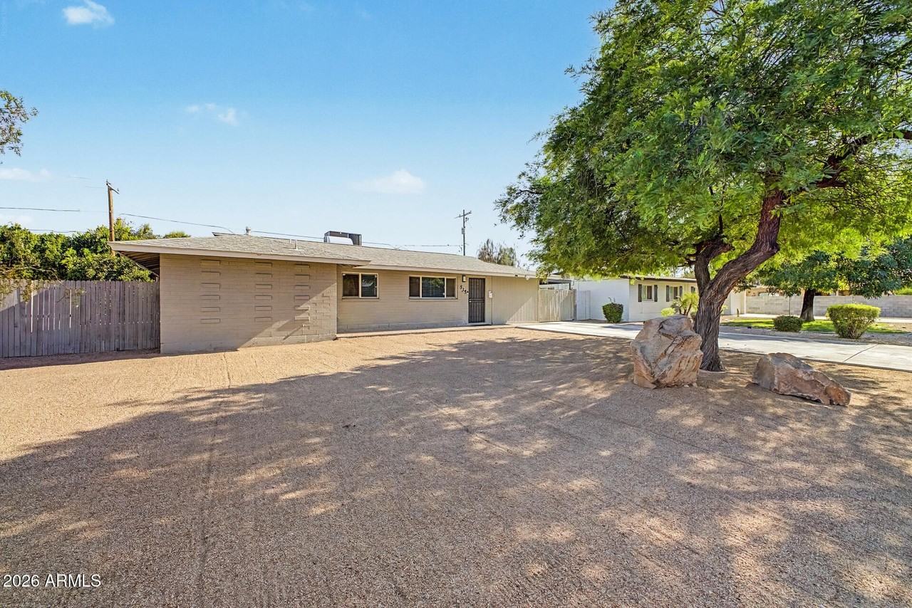515 E Vista Del Cerro Dr - Photo 5 of 31