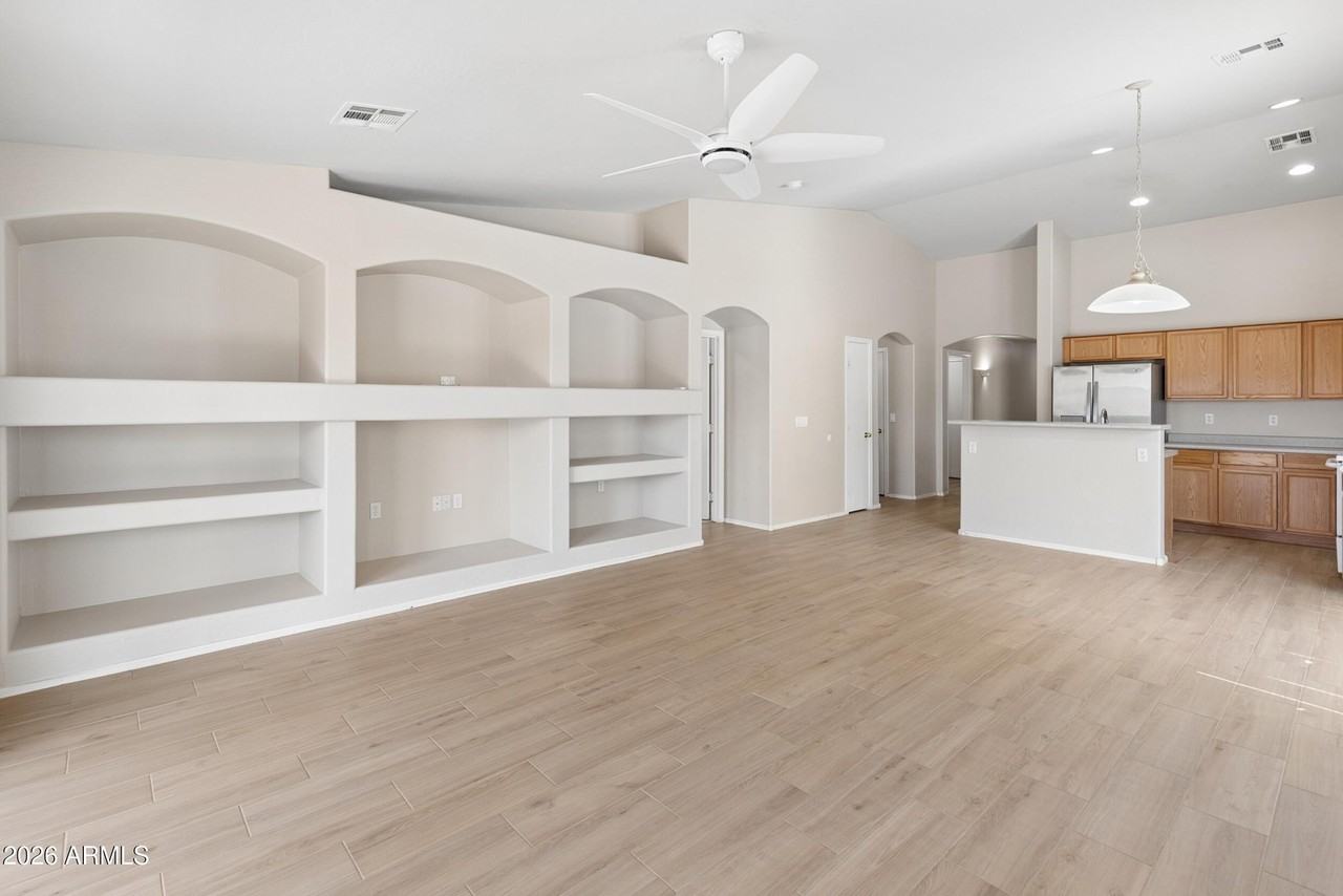 1576 E Gabrilla Dr - Photo 6 of 17
