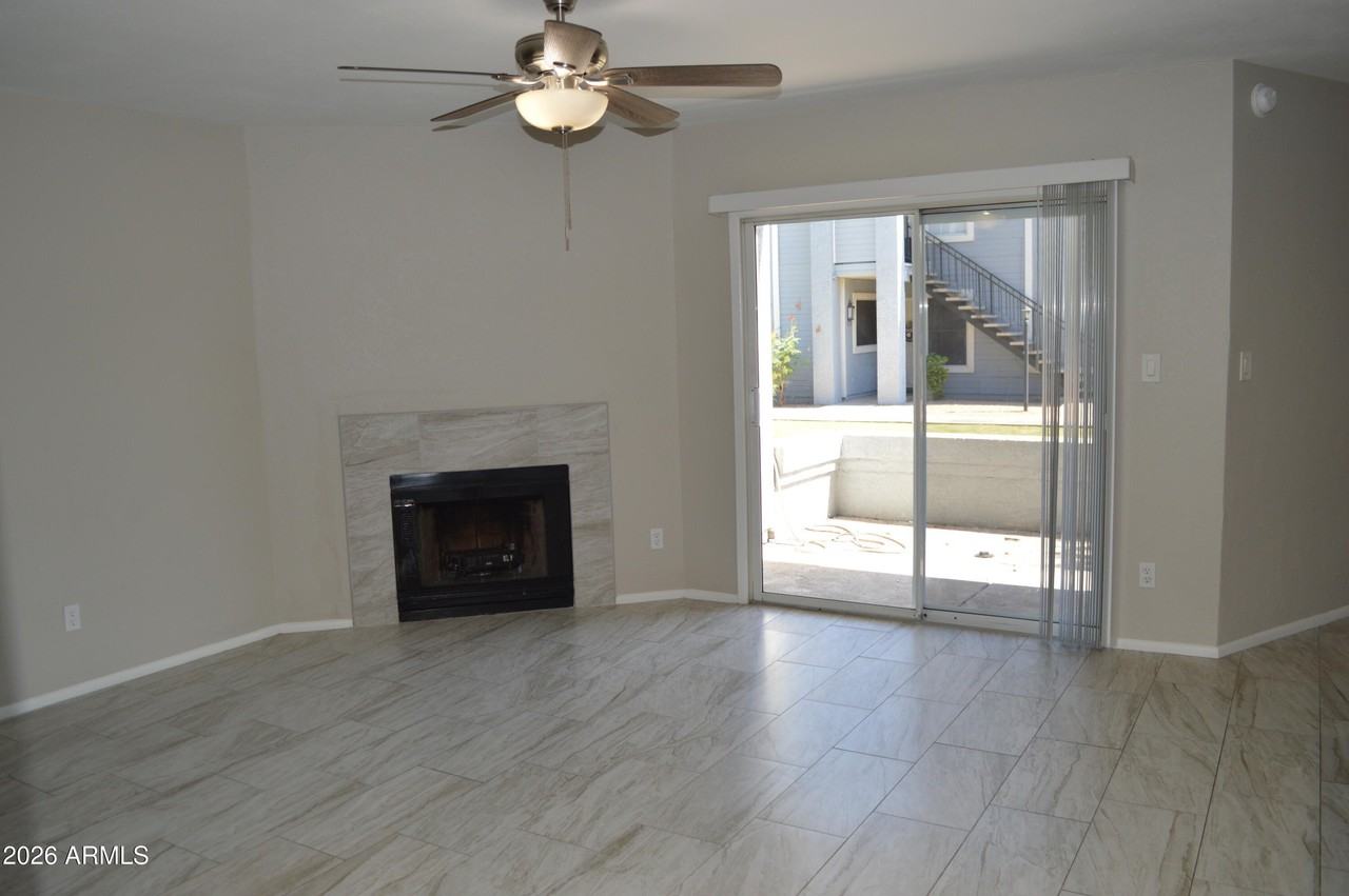 2910 W Marconi Ave #113 - Photo 4 of 24