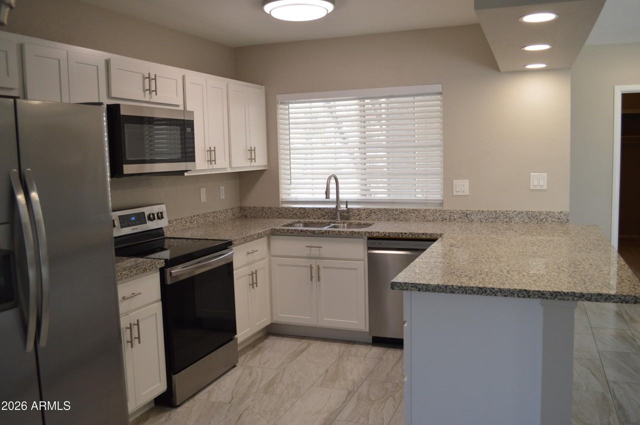 2910 W Marconi Ave #113 - Photo 5 of 24