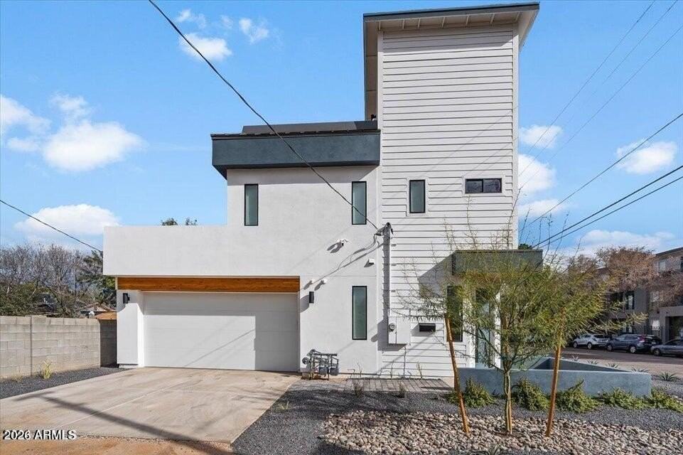 230 W Monterosa St - Photo 2 of 43