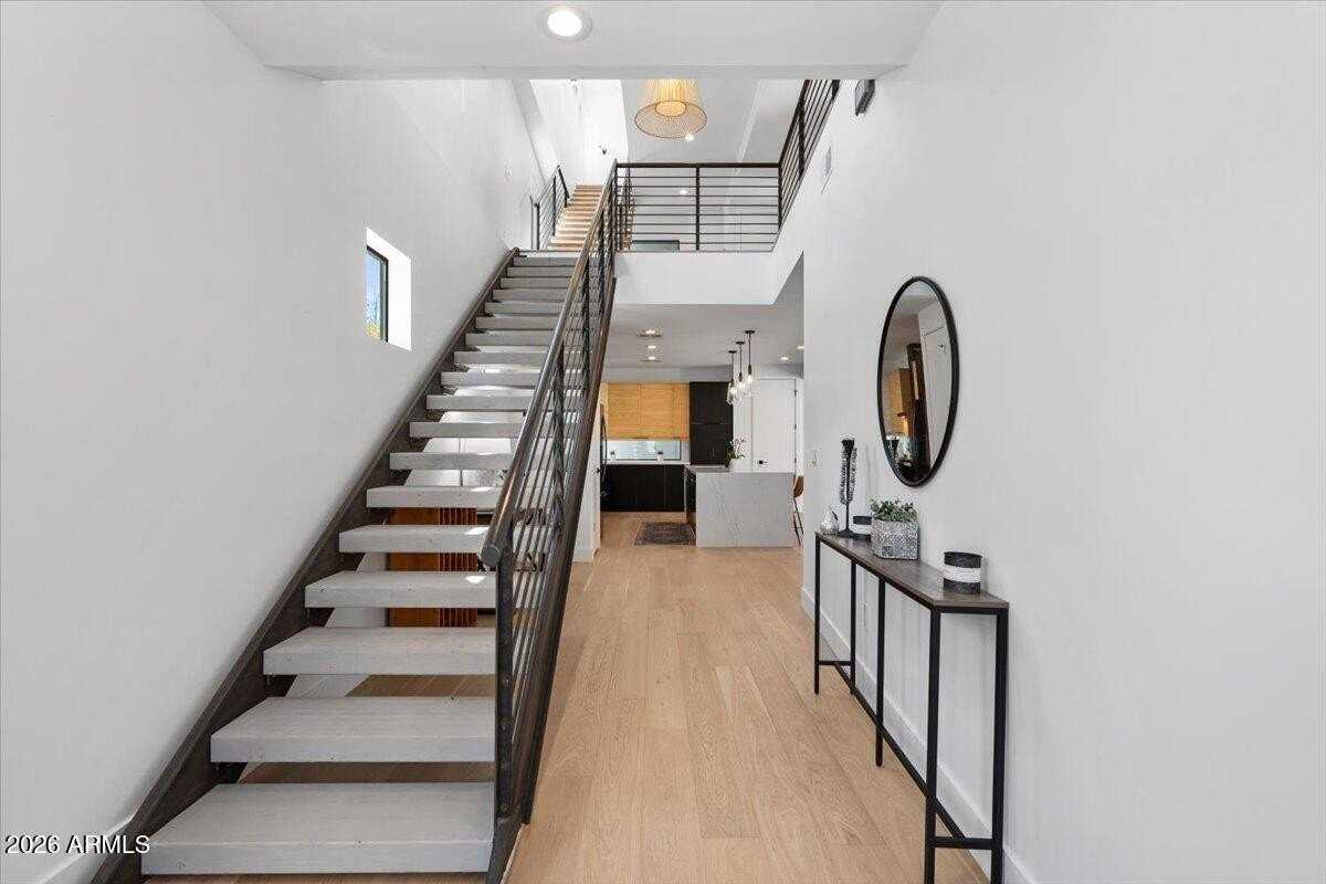 230 W Monterosa St - Photo 4 of 43
