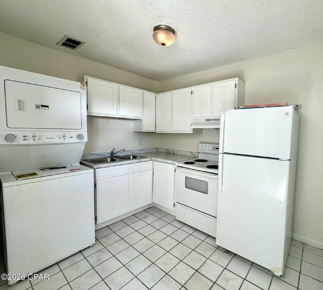 8517 Laird St #C - Photo 4 of 10