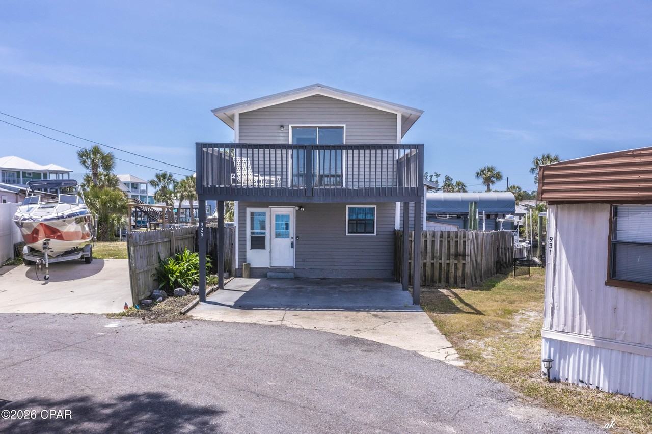 929 Marina Dr - Photo 5 of 35