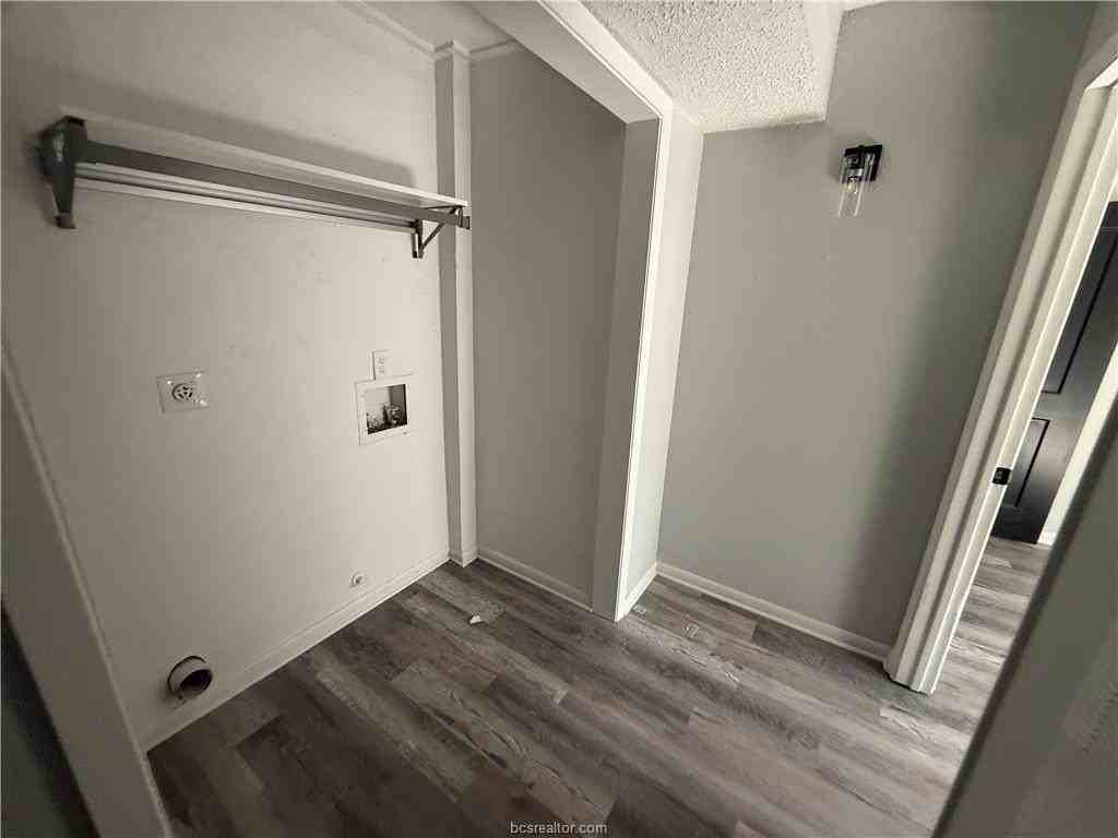 314 S Haswell Dr #B - Photo 6 of 8