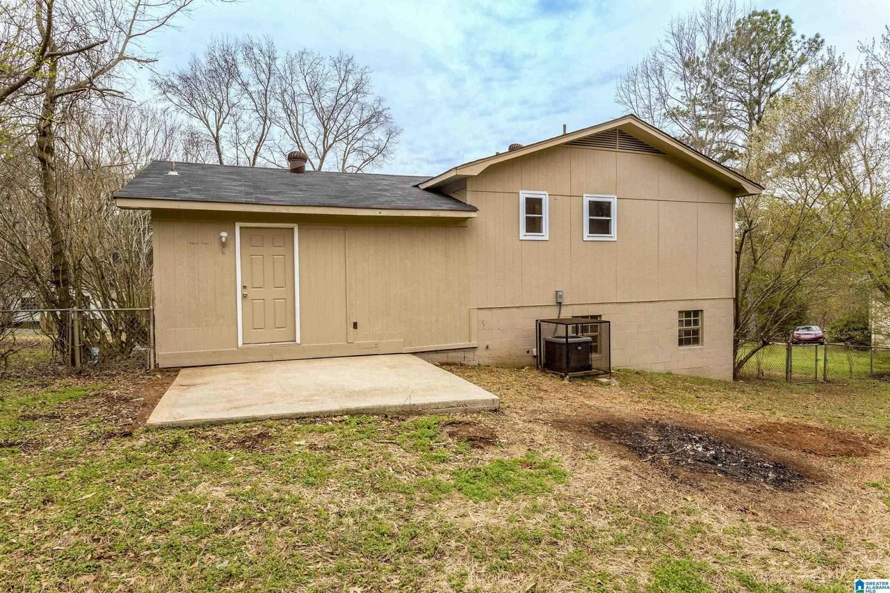 5849 Janet Dr - Photo 3 of 20