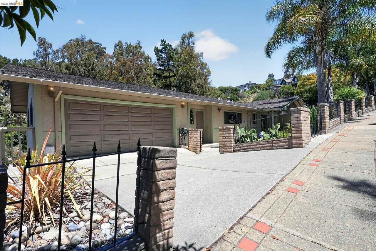 525 Hampton Rd - Photo 2 of 30