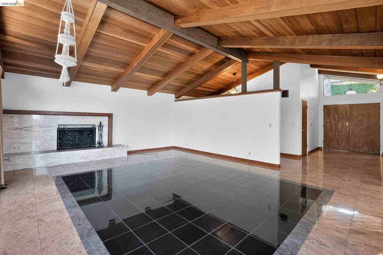 525 Hampton Rd - Photo 4 of 30