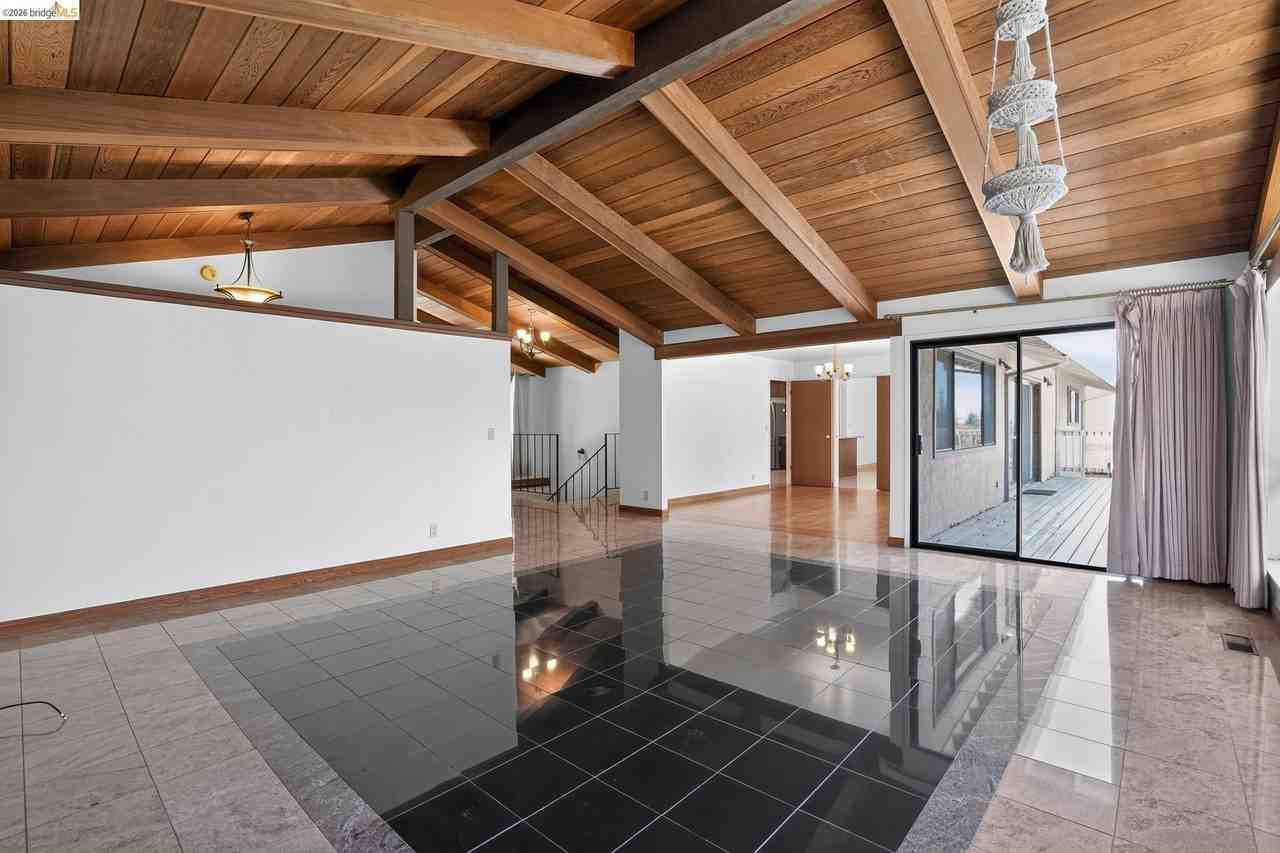 525 Hampton Rd - Photo 5 of 30