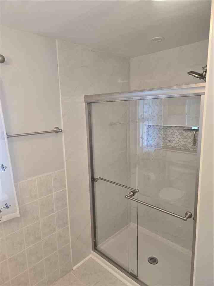 131 David Ave - Photo 4 of 36