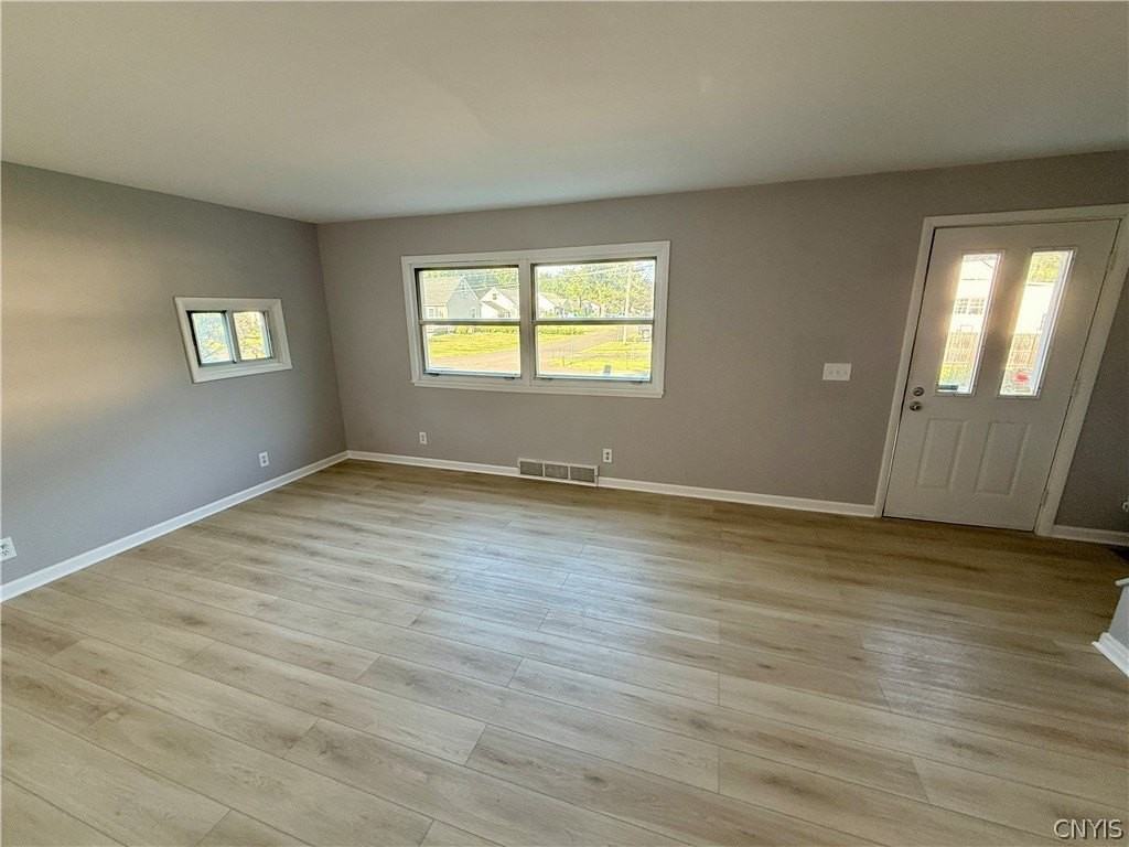 106 Keith Dr - Photo 5 of 33