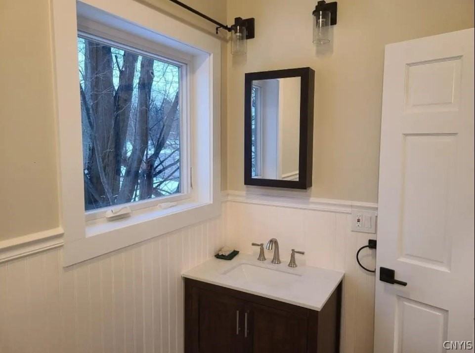 14669 Fancher Ave - Photo 3 of 9